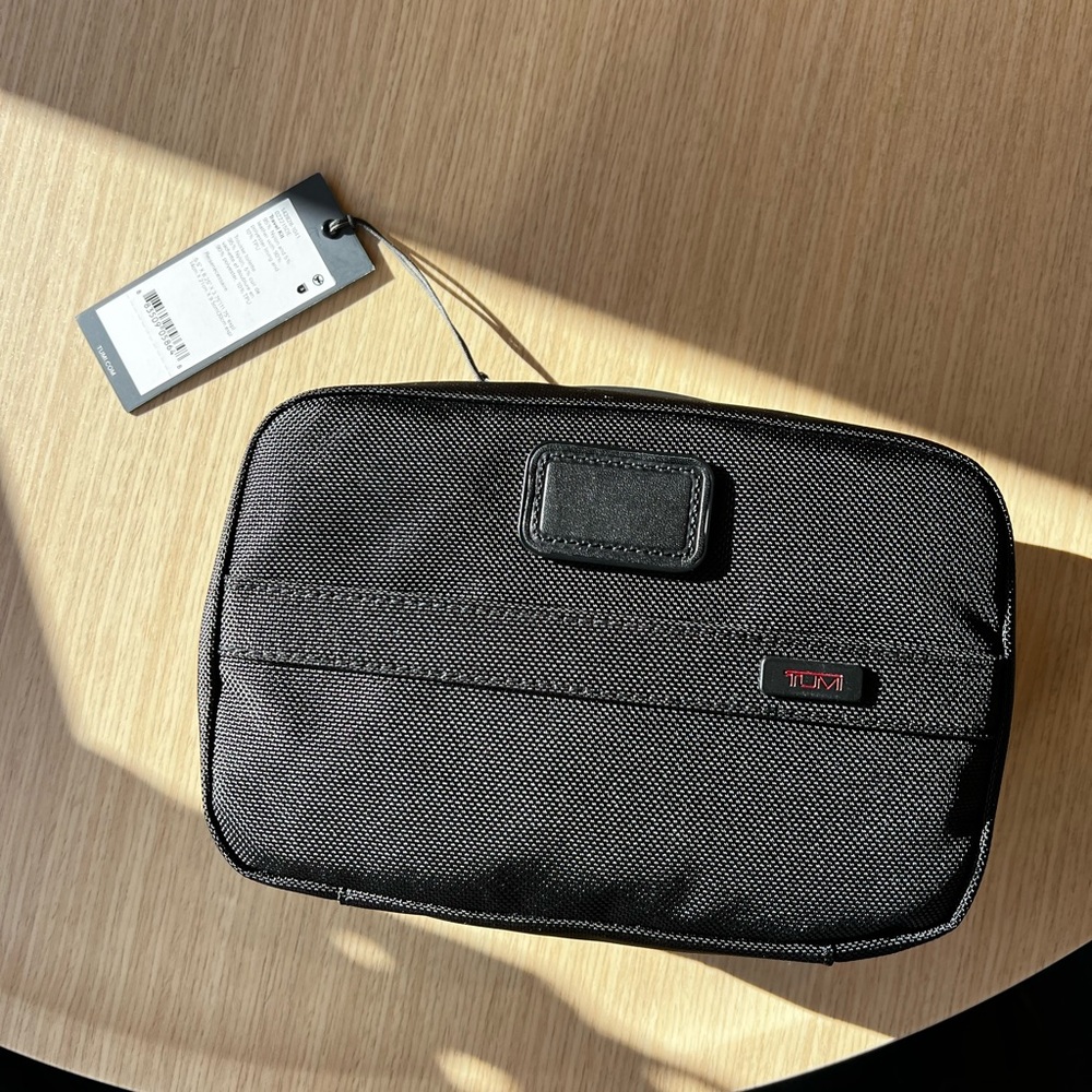 TUMI Travel Kit, Dop Kit NEW